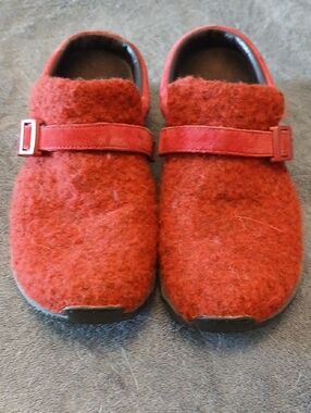 Merrell Women's Red Wool Strap Clog Slippers 8.5
